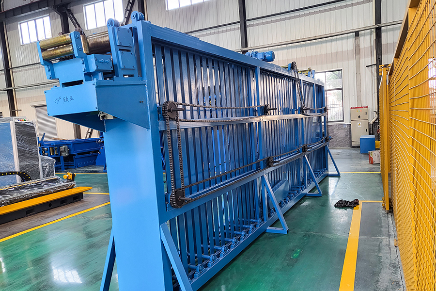 Pystysuuntainen häkkityyppinen akku